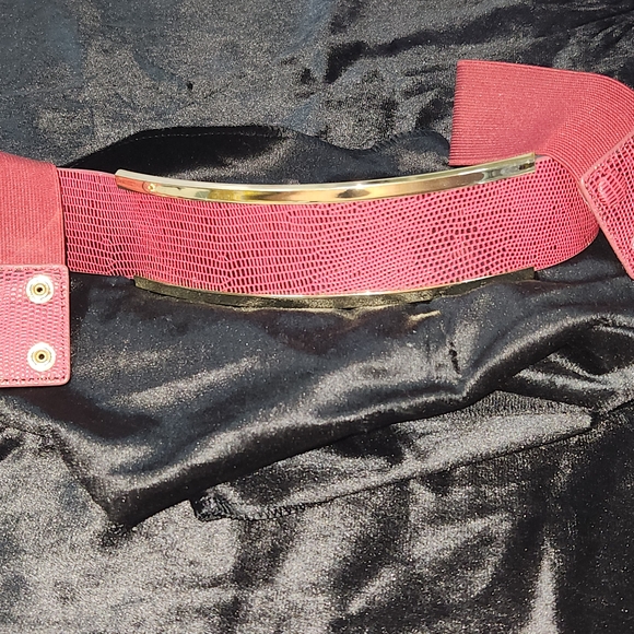 White House Black Market Genuine Leather Crimson and Gold Snakeskin Belt main image 5